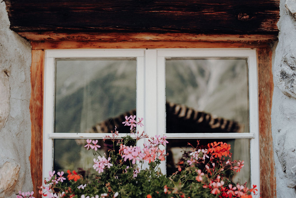 candle window